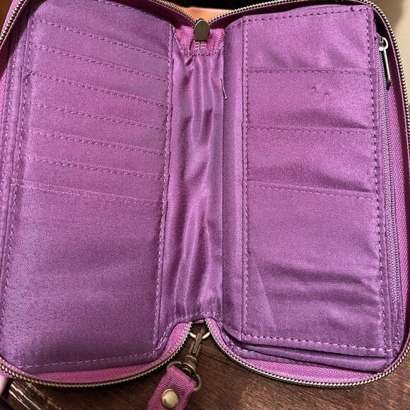 BUNDLE OF 2 Travelon RFID Zippered Wristlet/Wallet - Picture 5 of 8